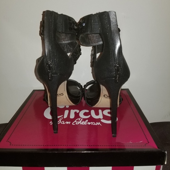 Sandals - Picture 4 of 5